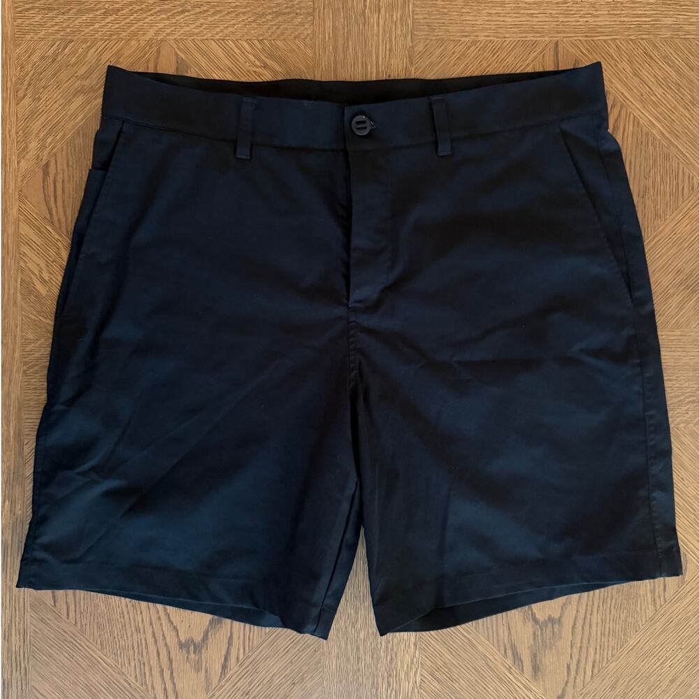 Lululemon Men's Black Flat Front Shorts XXL Adjustable